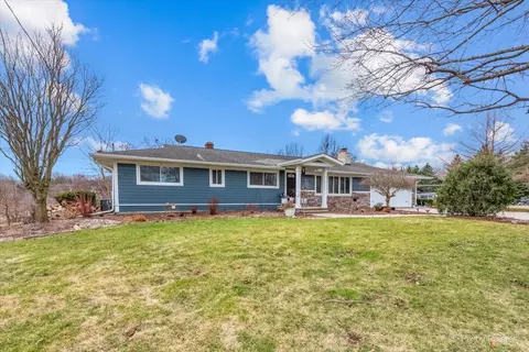 Exterior - 38 W271 Stevens Ln, Elgin, IL 60124 photo 3 of 13