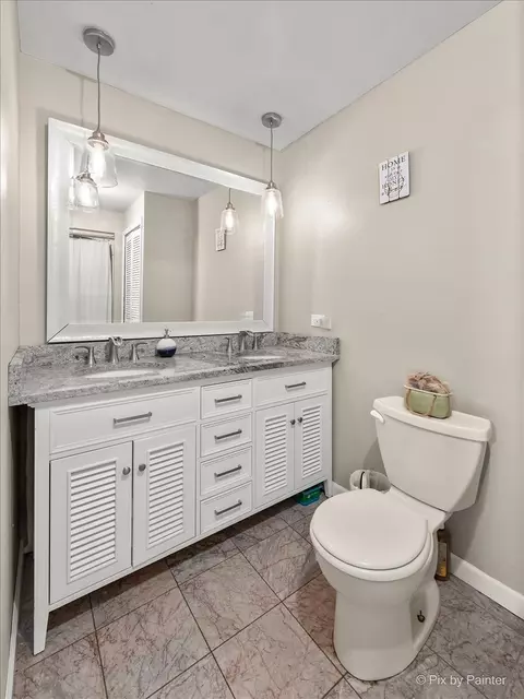 Bath - 38 W271 Stevens Ln, Elgin, IL 60124 photo 3 of 4