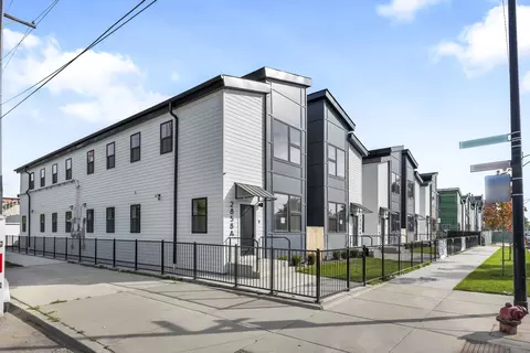 2834 W Harrison St #B, Chicago, IL 60612