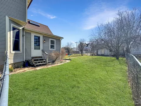 Exterior - 921 E Garden St, Freeport, IL 61032 photo 2 of 3