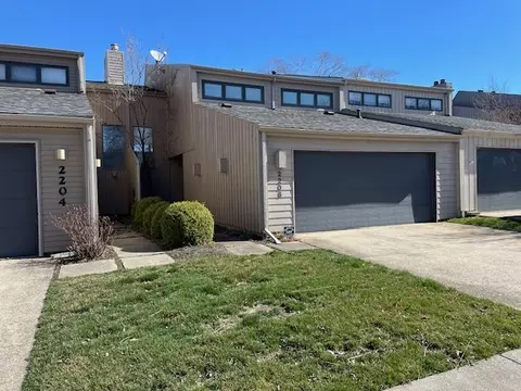 2206 Briar Hill Dr #0, Champaign, IL 61822