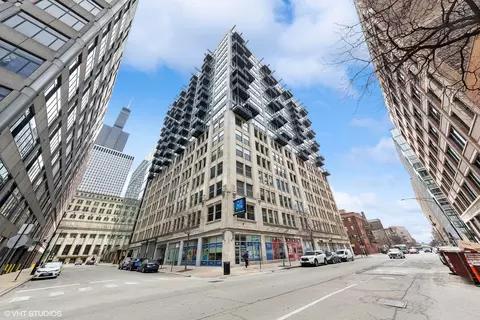 565 W Quincy St #1017, Chicago, IL 60661