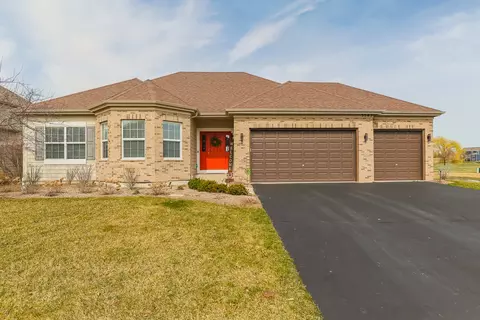 3542 Hidden Fawn Dr, Elgin, IL 60124