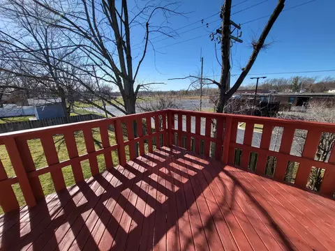 Exterior - 1770 Chippendale Rd, Hoffman Estates, IL 60169 photo 4 of 8