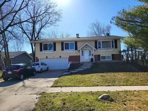1770 Chippendale Rd, Hoffman Estates, IL 60169