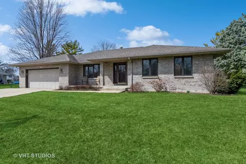 531 Louise Dr, Hinckley, IL 60520