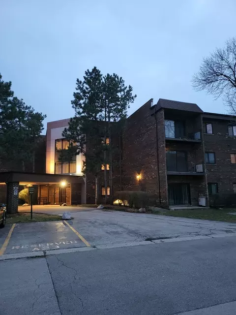 1018 Castilian Ct #A115, Glenview, IL 60025