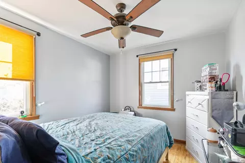 Bedroom - 2733 W 89th St, Evergreen Park, IL 60805 photo 1 of 3