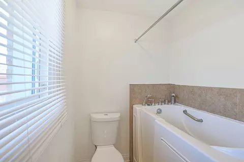 Bath - 546 E 87th St, Chicago, IL 60619 photo 1 of 3