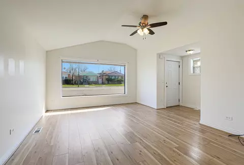 Living - 546 E 87th St, Chicago, IL 60619 photo 1 of 1