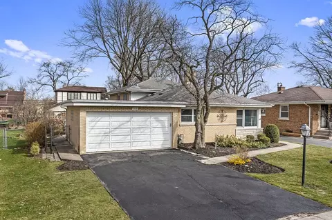 515 N Prospect Manor Ave, Mount Prospect, IL 60056