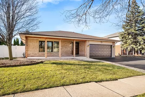 8025 Alexandria Dr, Tinley Park, IL 60477