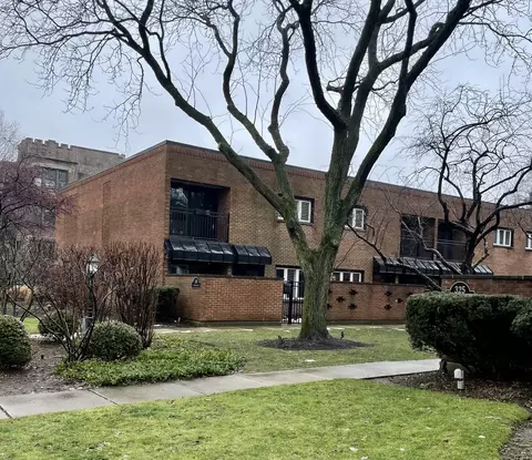 319 N Oak Park Ave #A, Oak Park, IL 60302