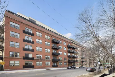 1735 W Diversey Pkwy #602, Chicago, IL 60614