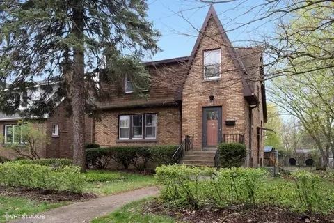 2447 Birchwood Ln, Wilmette, IL 60091
