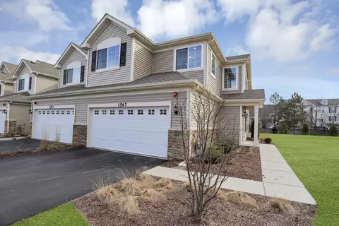1567 Kraft Ave, Batavia, IL 60510