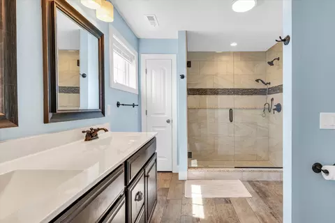 Bath - 2110 Max Run Dr, Champaign, IL 61822 photo 1 of 4
