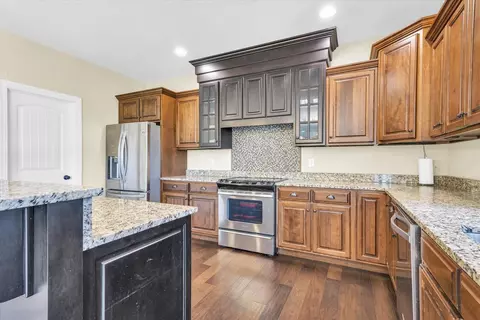 Kitchen - 2110 Max Run Dr, Champaign, IL 61822 photo 2 of 4