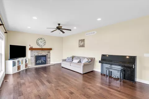 Living - 2110 Max Run Dr, Champaign, IL 61822 photo 2 of 5