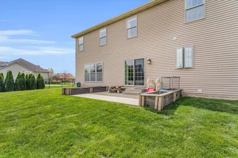 Exterior - 2110 Max Run Dr, Champaign, IL 61822 photo 9 of 10