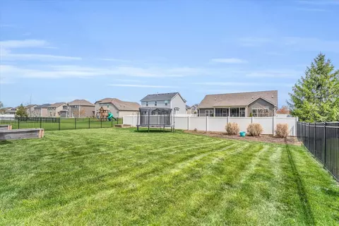 Exterior - 2110 Max Run Dr, Champaign, IL 61822 photo 4 of 10