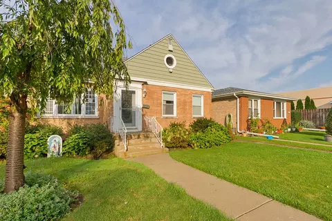 8734 Harding Ave, Skokie, IL 60076