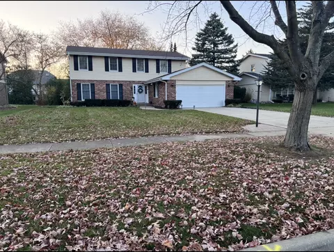 7628 Rohrer Dr, Downers Grove, IL 60516