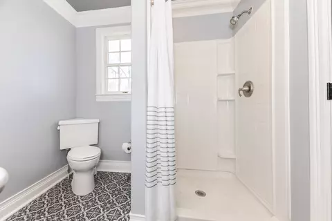 Bath - 208 W Monroe St, Dana, IL 61321 photo 3 of 4