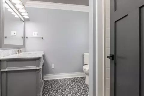 Bath - 208 W Monroe St, Dana, IL 61321 photo 1 of 4
