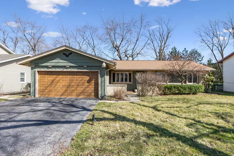 Exterior - 1331 Carlisle Ave, Elk Grove Village, IL 60007 photo 1 of 6