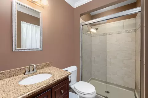 Bath - 1331 Carlisle Ave, Elk Grove Village, IL 60007 photo 1 of 2