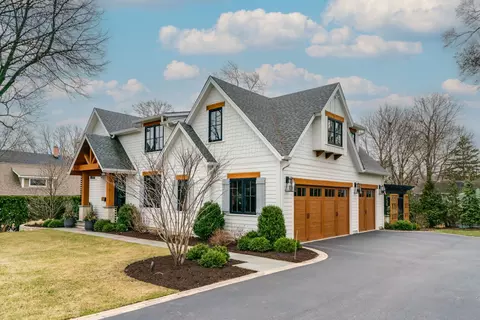 313 E Church St, Libertyville, IL 60048