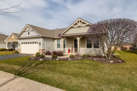 11432 Stonewater Xing, Huntley, IL 60142