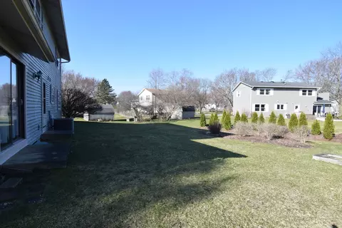 610 Concord Ct, Algonquin, IL 60102 photo 9