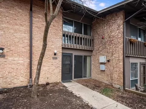 5906 Meadow Dr, Lisle, IL 60532