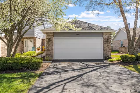 19621 Cambridge Dr, Mokena, IL 60448