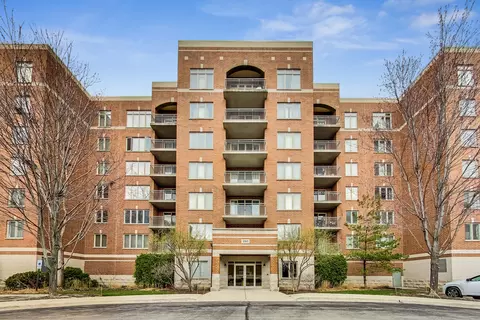 390 S Western Ave #603, Des Plaines, IL 60016