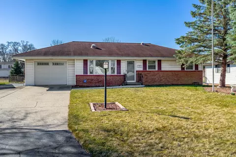 1709 Gladys Dr, Machesney Park, IL 61115