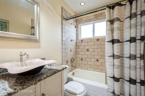 Bath - 1335 E Forest Ave, Des Plaines, IL 60018 photo 1 of 1
