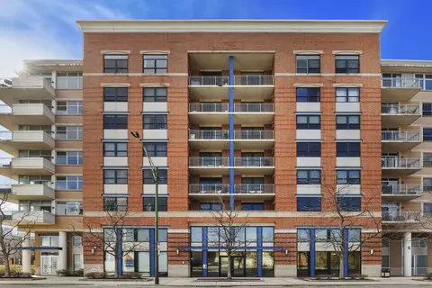 511 W Division St #806, Chicago, IL 60610