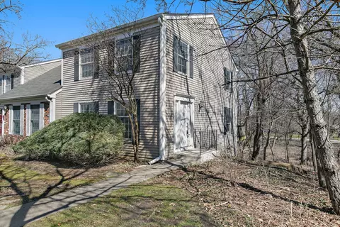 46 Timber Ter, Cary, IL 60013