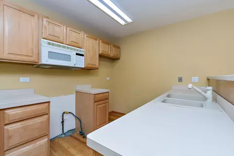 Kitchen - 46 Timber Ter, Cary, IL 60013 photo 1 of 3