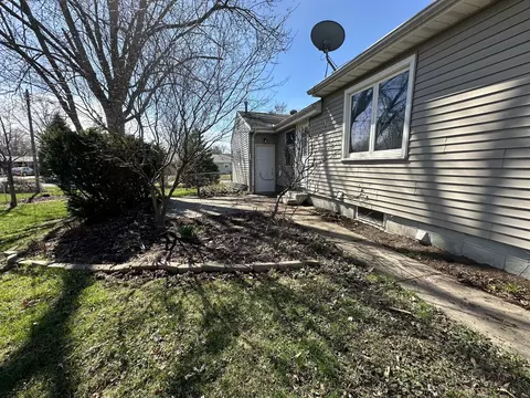 716 Vale St, Bloomington, IL 61701 photo 6