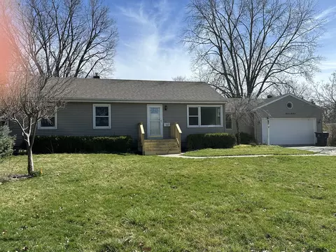 716 Vale St, Bloomington, IL 61701 photo 2