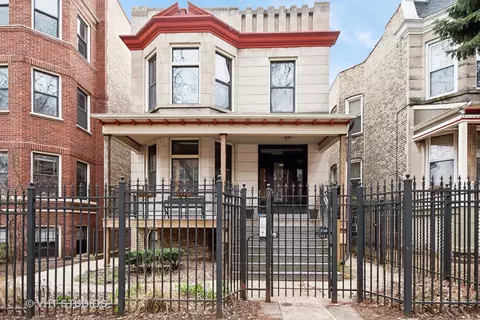 1711 W Greenleaf Ave #C, Chicago, IL 60626