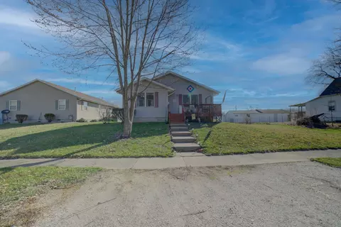 524 N Chicago St, Watseka, IL 60970