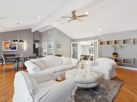 Living - 2925 Jerrie Ln, Glenview, IL 60025 photo 1 of 5