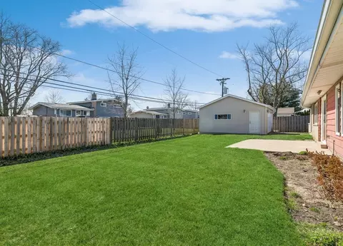Exterior - 2925 Jerrie Ln, Glenview, IL 60025 photo 3 of 3