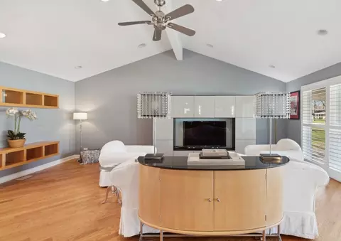 Living - 2925 Jerrie Ln, Glenview, IL 60025 photo 3 of 5