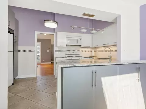 Kitchen - 2925 Jerrie Ln, Glenview, IL 60025 photo 1 of 2